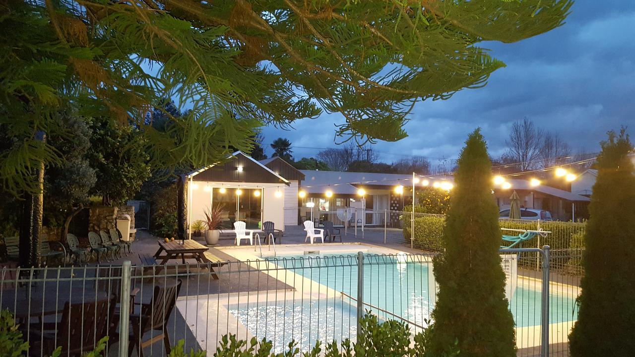 Amble Inn Motel Мастертон Екстер'єр фото